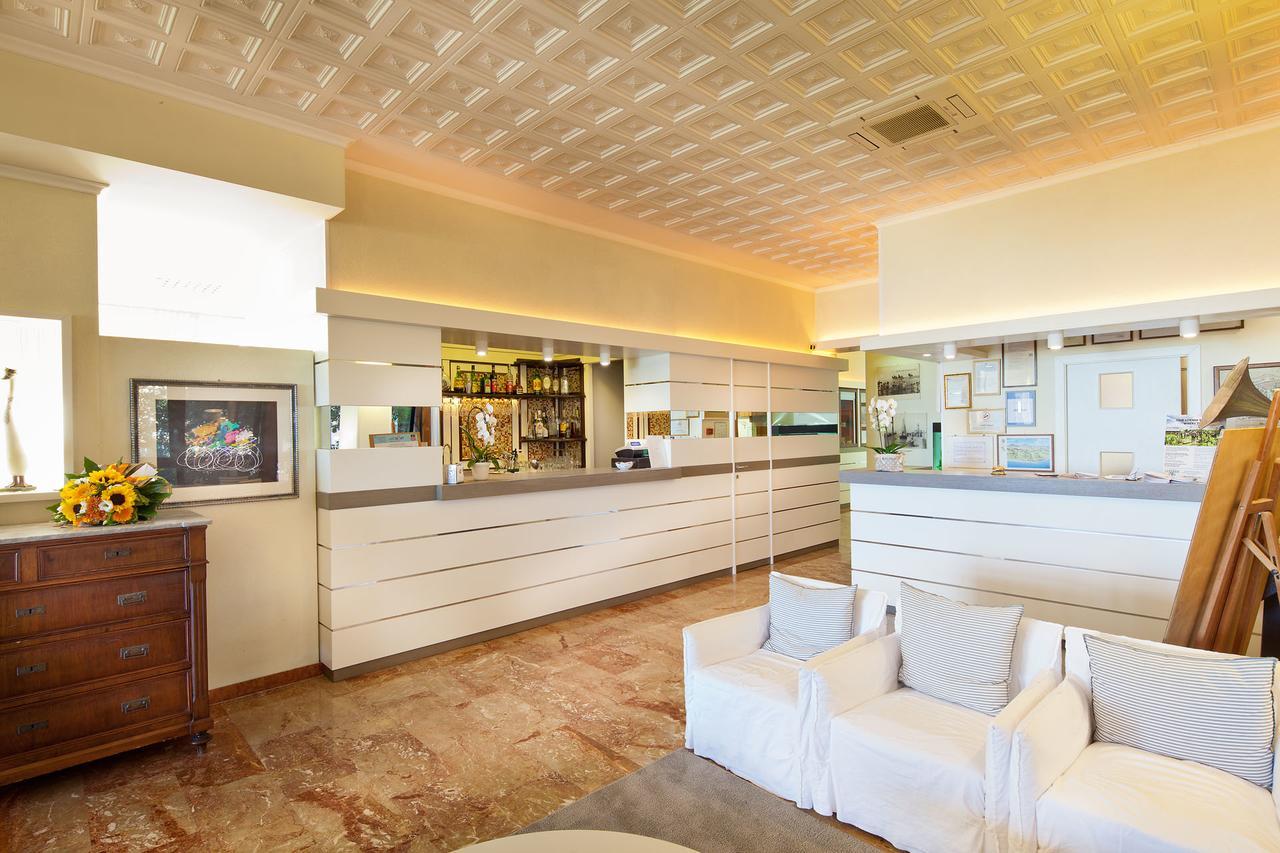 Hotel Beaurivage Fano Exterior photo